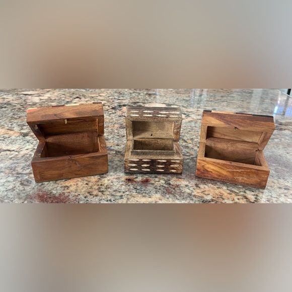 Vintage Set of 3 Wooden Trinket Boxes - Picture 2 of 5